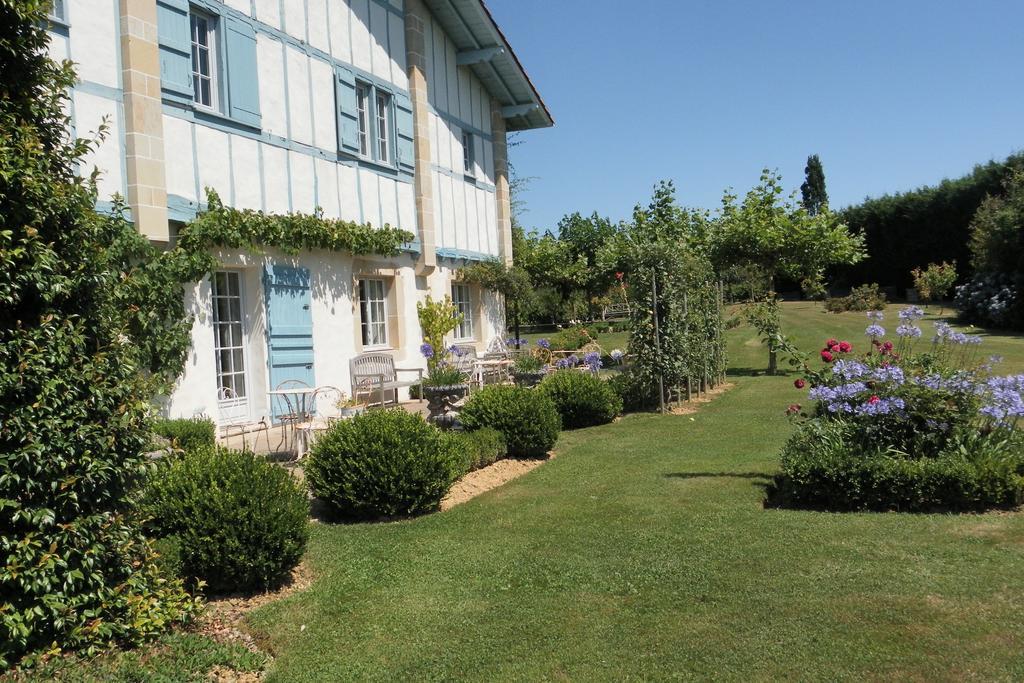 Bed and Breakfast Les Volets Bleus Арканг Экстерьер фото